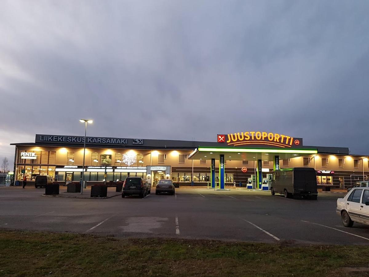 Hotelli Kaersaemaeki Экстерьер фото