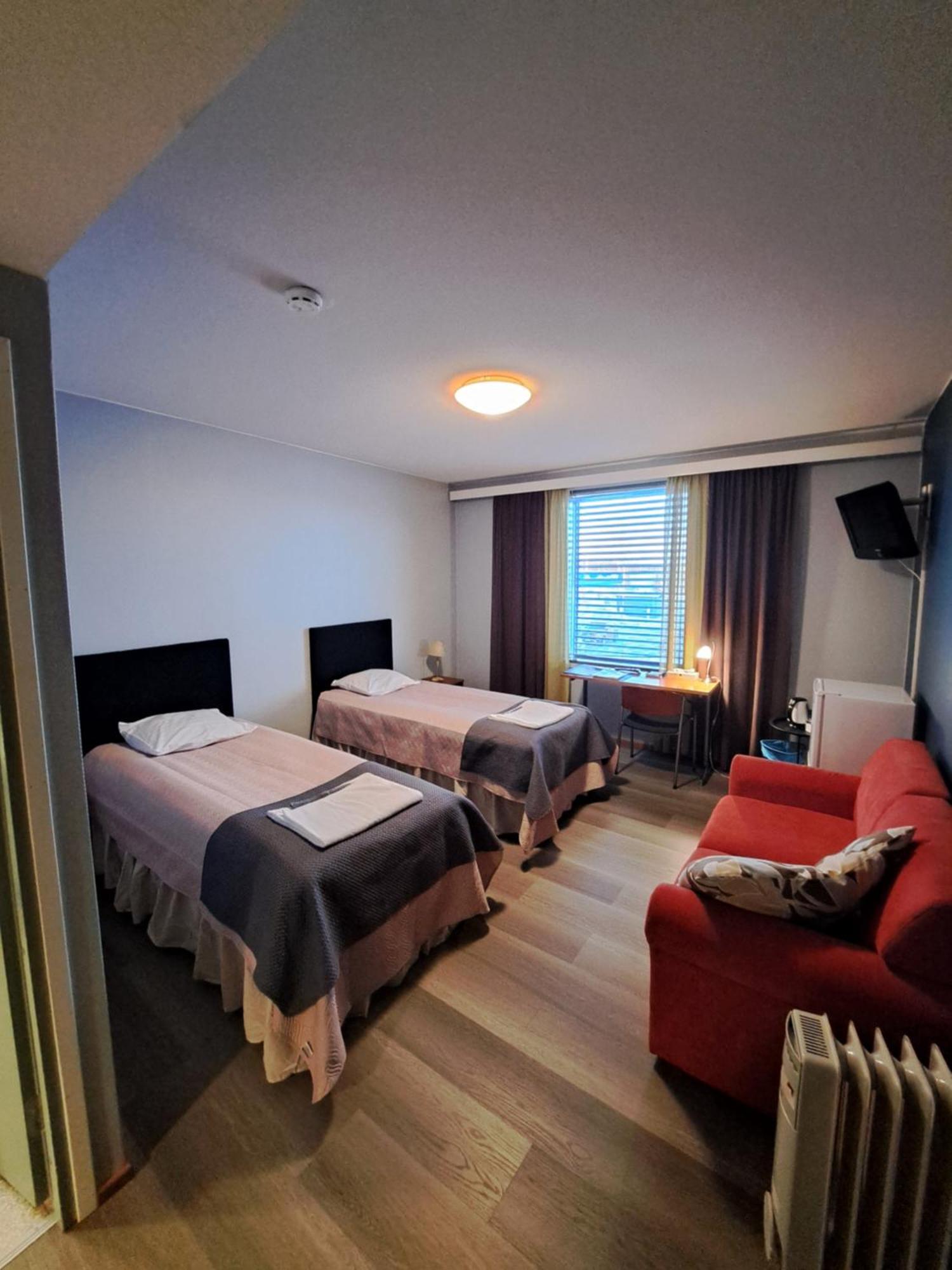 Hotelli Kaersaemaeki Экстерьер фото